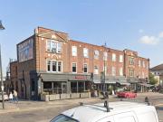 Spacious one bedroom flat near Woodford Station