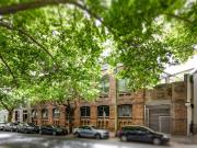 spacious one bedroom loft apartment in surry hills