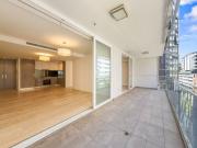 Spacious One Bedroom + Study Apartment 4 Minutes Walk to...