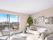 Spacious One Bedroom Suite on Riverside with River Views
