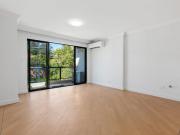 Spacious Pet Friendly Two Storey Apartment in a Highly...