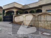Spacious, Prime Cornor Beautiful House. Bani Gala