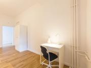 Spacious single bedroom in a 3 bedroom apartment near...