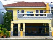 Spacious Single Family House and Lot For Sale in Las... Spacious Single Family House and Lot For Sale in Las...