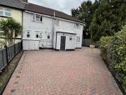 Spacious Studio Flat in Chadwell Heath, RM6