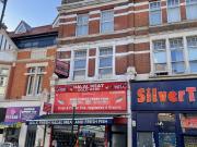 Spacious studio flat located on Harlesden High Str