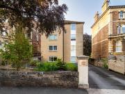 Spacious Studio In The Heart Of Clifton Bristol