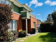 spacious & stylish3 bed townhouse in prime location