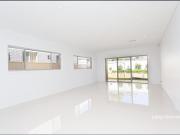 Spacious & Stylish 5 Bedroom Duplex