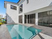 Spacious Stylish Family Home in Beachfront Street