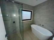 Spacious, Stylish & Perfectly Positioned in Endeavour Hills!