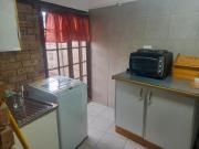 Spacious, sunny 1 bedroom cottage in Discovery