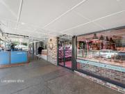 Spacious, sunny ground floor garden apartment