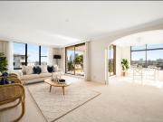 Spacious three bedroom apartment with stunning views