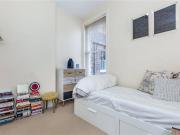 Spacious three bedroom flat in the very popular Bishops...