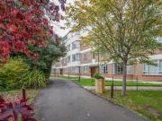 Spacious three bedroom flat in Wimbledon