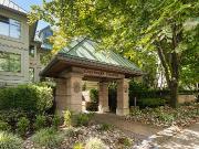 Spacious Top Floor 2 bedroom 2 bath Steps To Vgh! Spacious Top Floor 2 bedroom 2 bath Steps To Vgh!