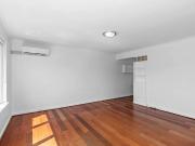 Spacious Top Floor Apartment!