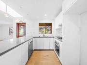 Spacious Top Floor Apartment With Leafy Aspect