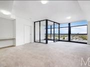 SPACIOUS TOP FLOOR FURNISHED APARTMENT WITH PRIME...
