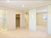 Spacious Townhouse In Great Location