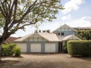 Spacious Townhouse in Prime Clayfield Location