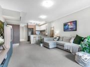 Spacious Townhouse with Courtyard in Prime Cannon Hill...