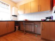 Spacious twin bedroom in 4 bedroom apartment in London... Spacious twin bedroom in 4 bedroom apartment in London...