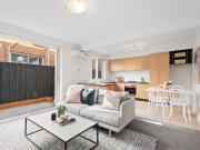 SPACIOUS TWO BED IN RIPPONLEA!