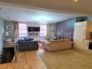 Spacious two bed mins to Camden Tube, Market and Regents...