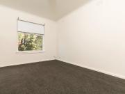 SPACIOUS TWO BEDROOM APARTMENT SPACIOUS TWO BEDROOM APARTMENT