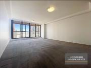 Spacious Two Bedroom Apartment in Museum Tower