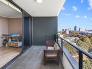 Spacious Two Bedroom Apartment In the Heart of Sydney...