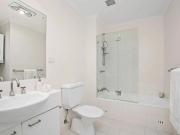 Spacious Two Bedroom Apartment with Pool, Parking &...