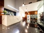 Spacious two bedrooms apartment in the CBD