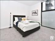 Spacious two bedrooms apartment just opposite to Monash Uni