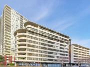 Spacious Two Bedrooms Apartment, Steps to Park and Shops