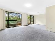 SPACIOUS TWO BEDS TWO BATHS WALK TO STATION