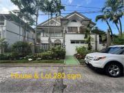 Well Maintained 2 Storey Family Home in Prime BF Homes,...
