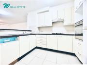 Spacious, Ultra Convenient In the Heart of Sydney!