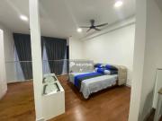 Spacious Unit, 5000sqft, 5rooms, near KLCC, Low Density