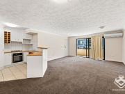 Spacious Unit in the Heart of Fortitude Valley!