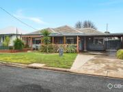 Spacious & Versatile 3 Bedroom Home with Ample Parking...