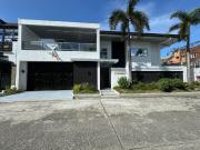 Spacious Well Maintained House and Lot for Sale in...