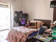 Spaziosa camera in appartamento a Tuscolano, Roma