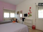 Spaziosa camera in coliving con 3 camere da letto...