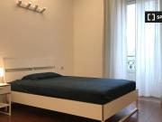 Spaziosa stanza in affitto in appartamento a Navigli, Milano