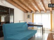 Spazioso appartamento con 1 camera da letto in affitto a...