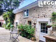 Spectactulaire Ferme Longère Située dans La Belle Campagne