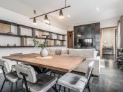 Spectacular 2 Bedroom Apartment in Calle Reina with...